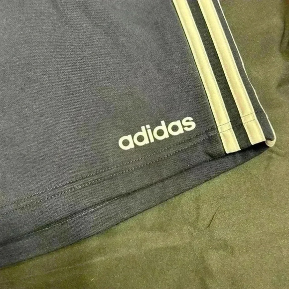 Adidas Shorts Fleece- Men’s - Navy Blue - Size 2XL - Picture 2 of 8